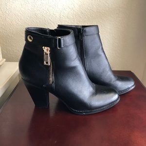 APT 9 black booties, size 9